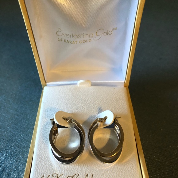 Overlapping Oval Hoop Earrings in 14K 2-Tone Gold Fine Jewelry New - Picture 8 of 10